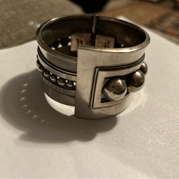 Sterling Whorl Clamper ( cuff) In the manner of Margo de Taxo - Picture 5 of 9